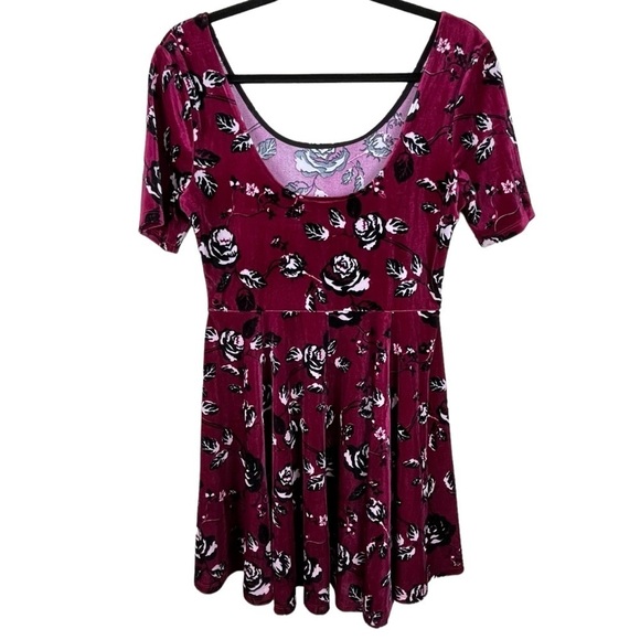 Velvet Burgundy Skater Dress with Black and White Roses Size Large - Picture 2 of 8